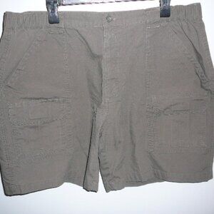 Savane Olive Green Men's Flat Front Cargo Shorts-Size 40